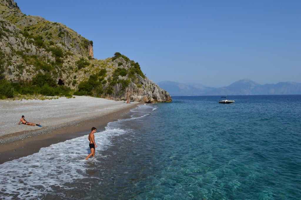 Albergo Tirreno マリーナ・ディ・カメロータ エクステリア 写真