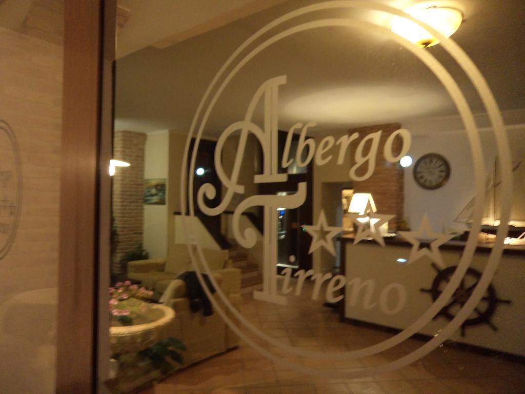 Albergo Tirreno マリーナ・ディ・カメロータ エクステリア 写真