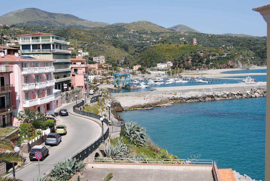 Albergo Tirreno マリーナ・ディ・カメロータ エクステリア 写真