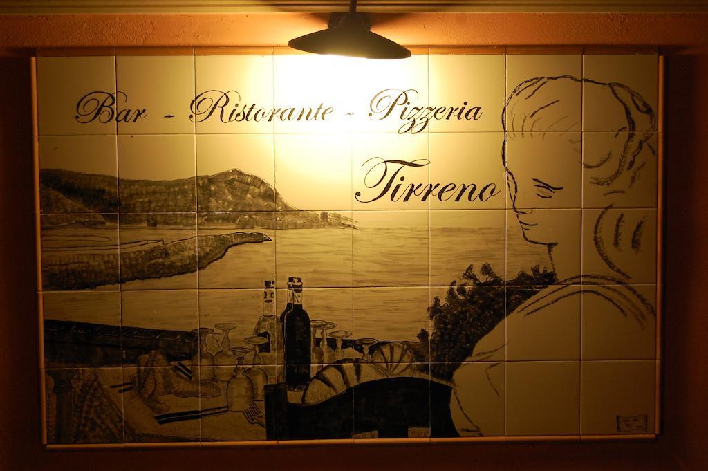 Albergo Tirreno マリーナ・ディ・カメロータ エクステリア 写真