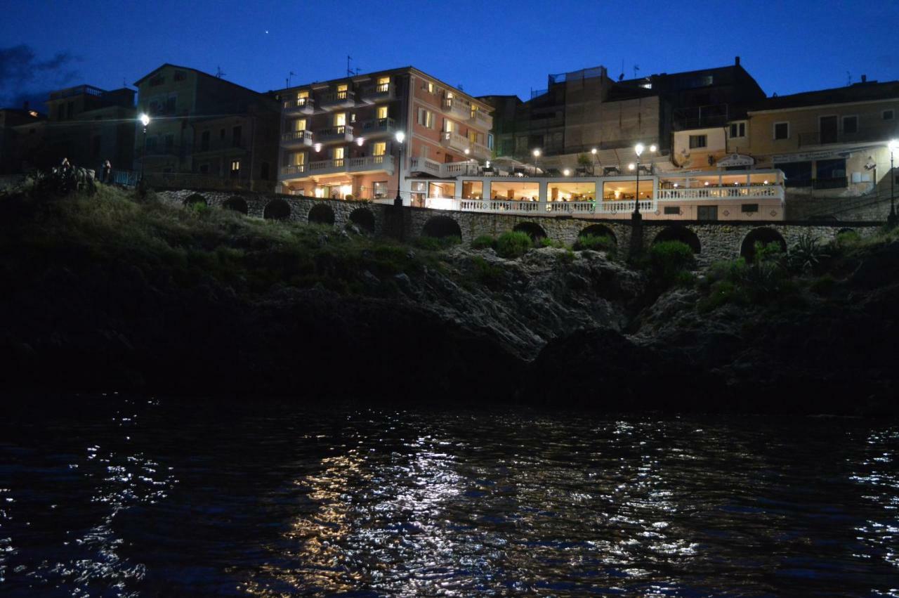 Albergo Tirreno マリーナ・ディ・カメロータ エクステリア 写真